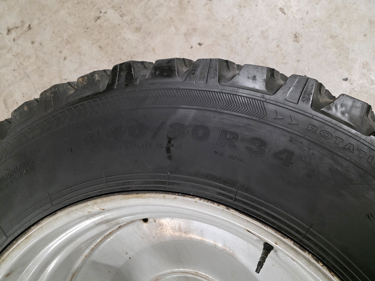 Andre TRI 2 Vinterdekk - Ratas - Žemės ūkio technika: foto 5 Andre TRI 2 Vinterdekk - Ratas - Žemės ūkio technika: foto 5