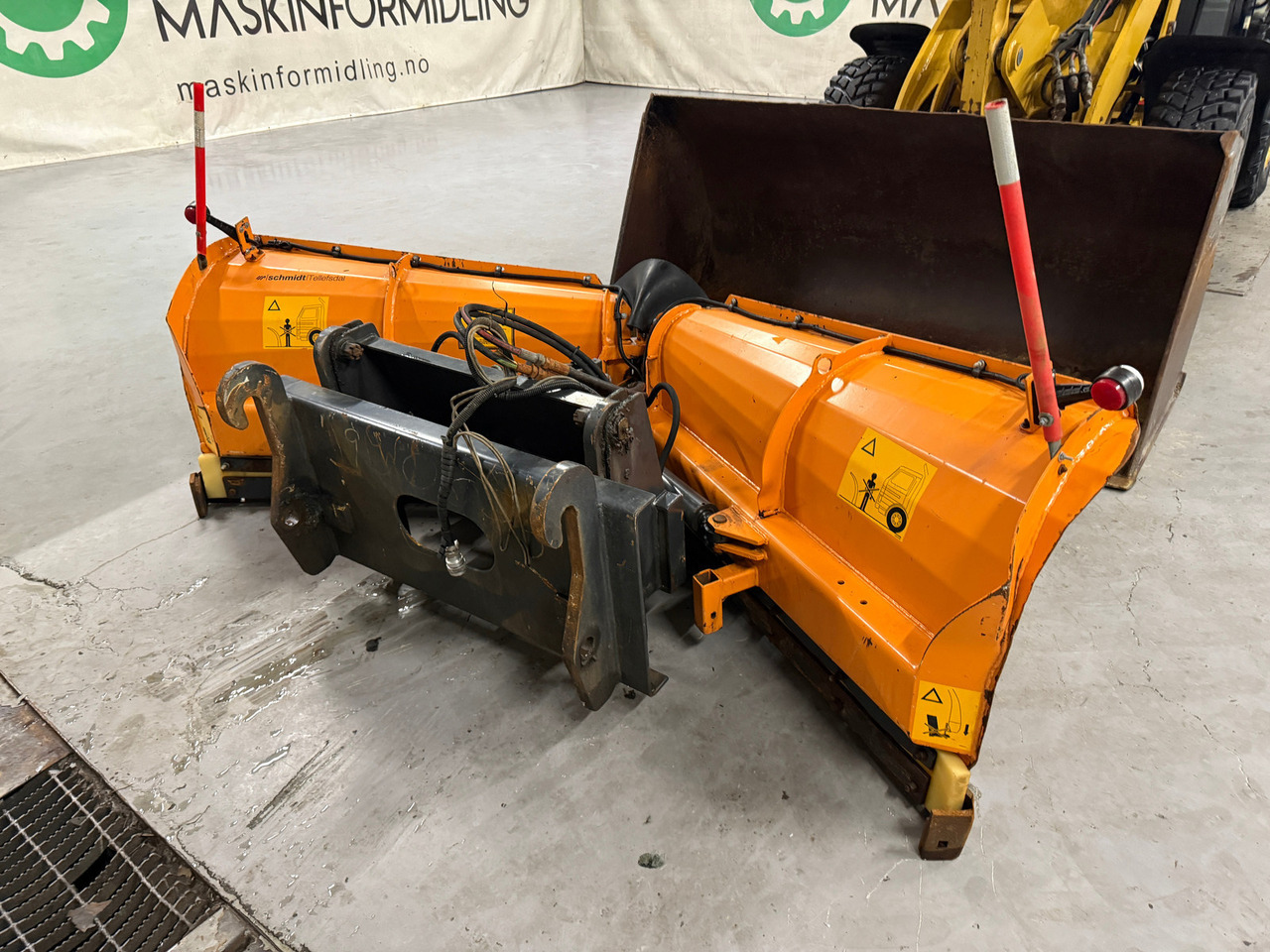 Ratinis krautuvas Cat 906M High Flow, 40 km/t med skuff og plog # TIL LEIE#: foto 8