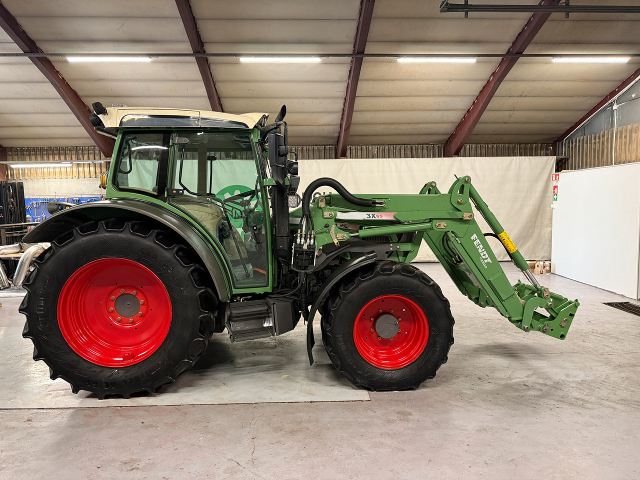Traktorius Fendt 211 Vario TMS: foto 6