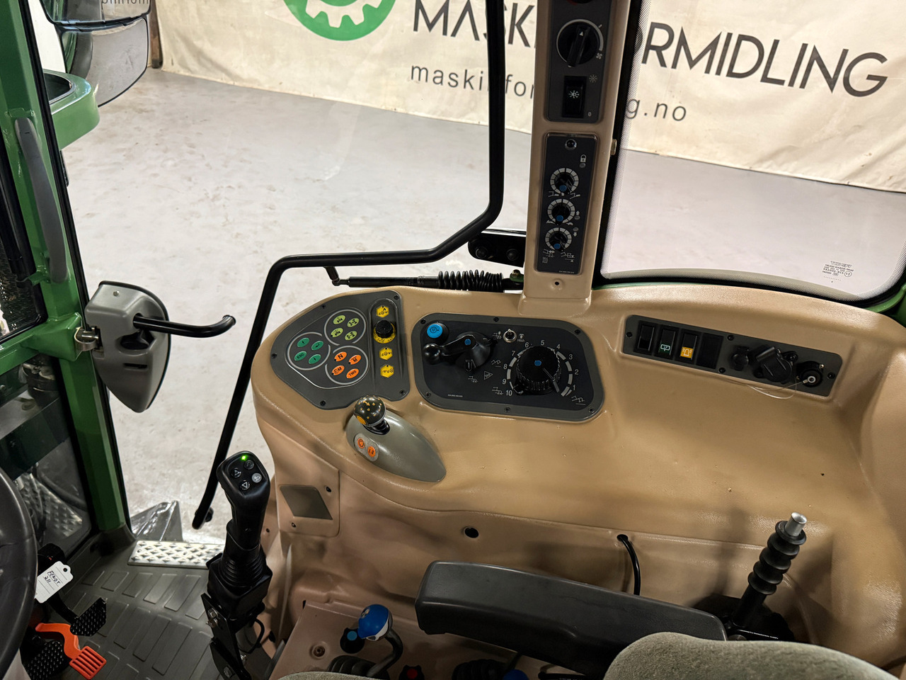 Traktorius Fendt 211 Vario TMS: foto 13