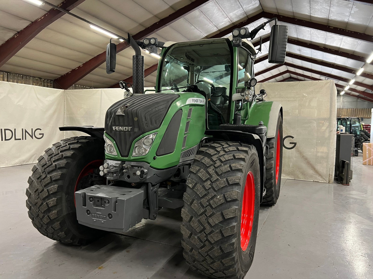 Fendt 724 Vario - Traktorius: foto 3 Fendt 724 Vario - Traktorius: foto 3