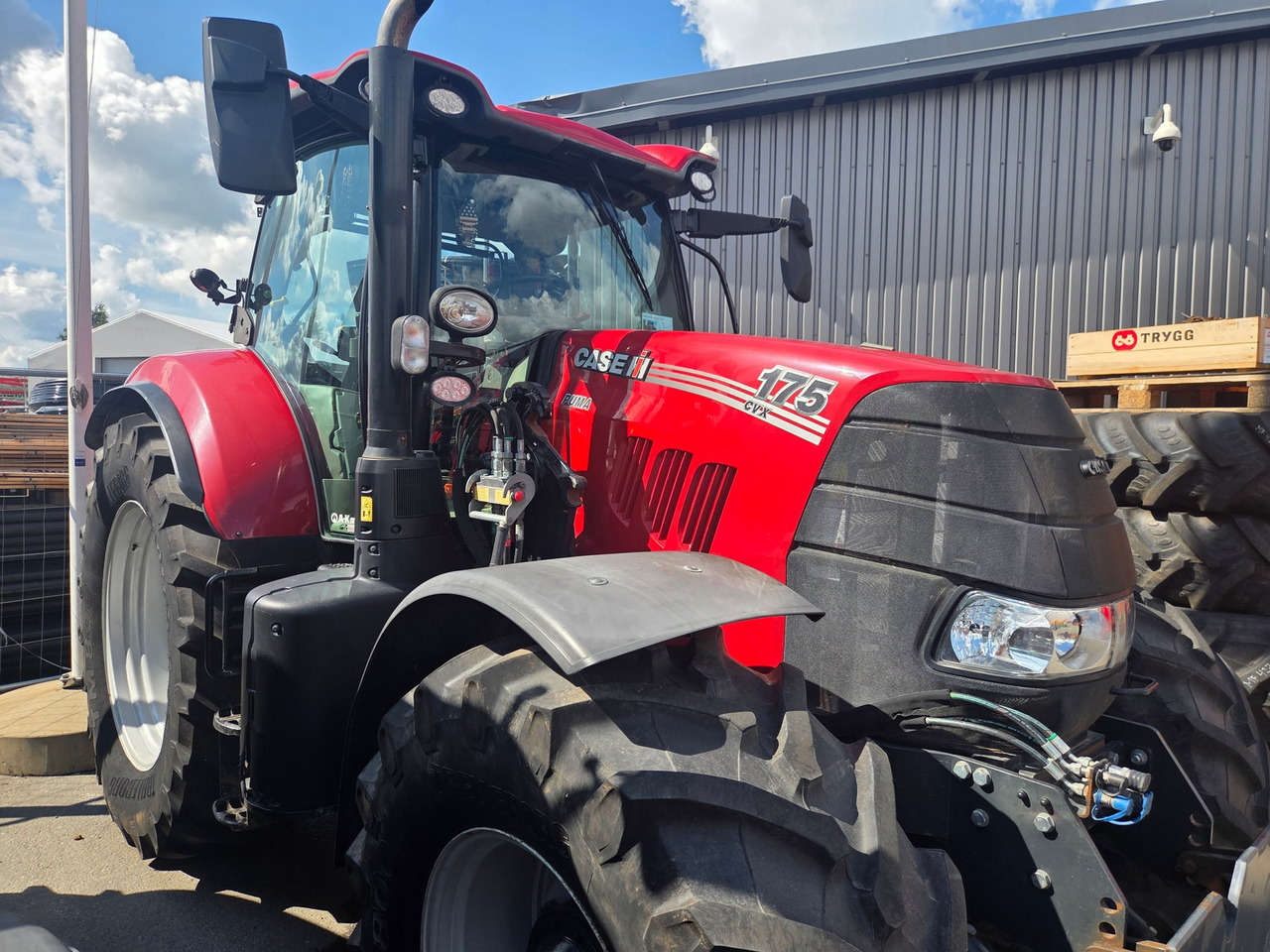 John Deere , Fendt , Case, New Holland - Traktorius: foto 4 John Deere , Fendt , Case, New Holland - Traktorius: foto 4