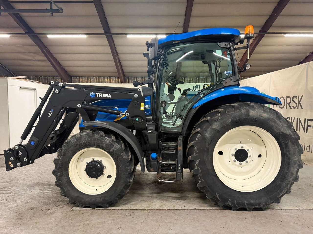 New Holland T6.140 EC - Traktorius: foto 2 New Holland T6.140 EC - Traktorius: foto 2