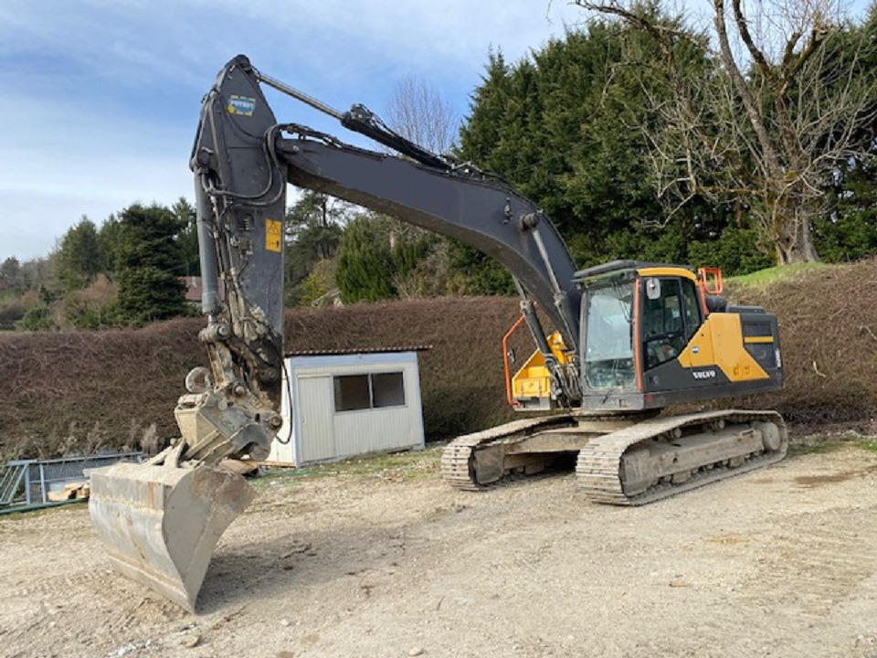 VOLVO EC250EL - Griovimo ekskavatorius: foto 1 VOLVO EC250EL - Griovimo ekskavatorius: foto 1
