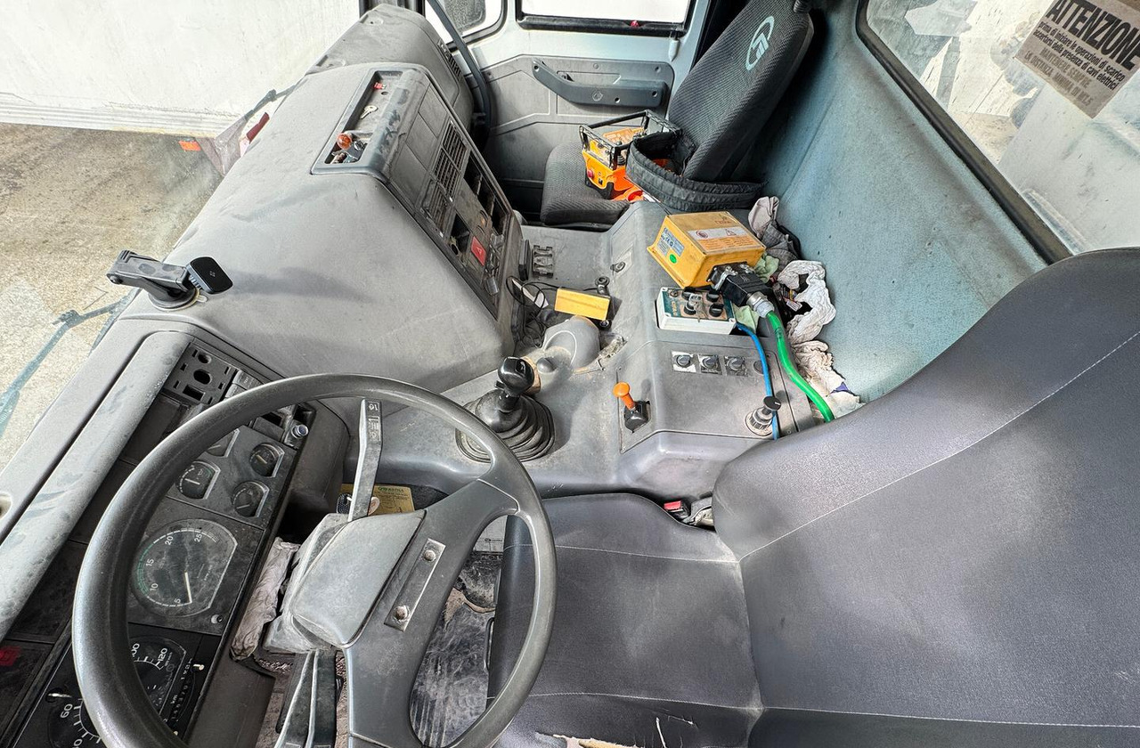 Betonpompa 28MT CIFA ASTRA HD84.38 - Betonvežis su siurbliu: foto 2 Betonpompa 28MT CIFA ASTRA HD84.38 - Betonvežis su siurbliu: foto 2