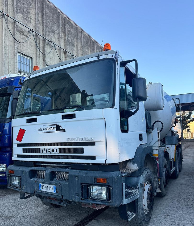 Betonpompa CIFA Iveco Trakker 410E44 - Betonvežis su siurbliu: foto 2 Betonpompa CIFA Iveco Trakker 410E44 - Betonvežis su siurbliu: foto 2
