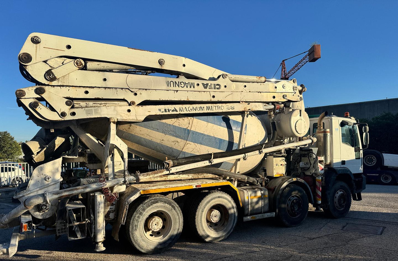 Betonpompa CIFA Iveco Trakker 410E44 - Betonvežis su siurbliu: foto 4 Betonpompa CIFA Iveco Trakker 410E44 - Betonvežis su siurbliu: foto 4