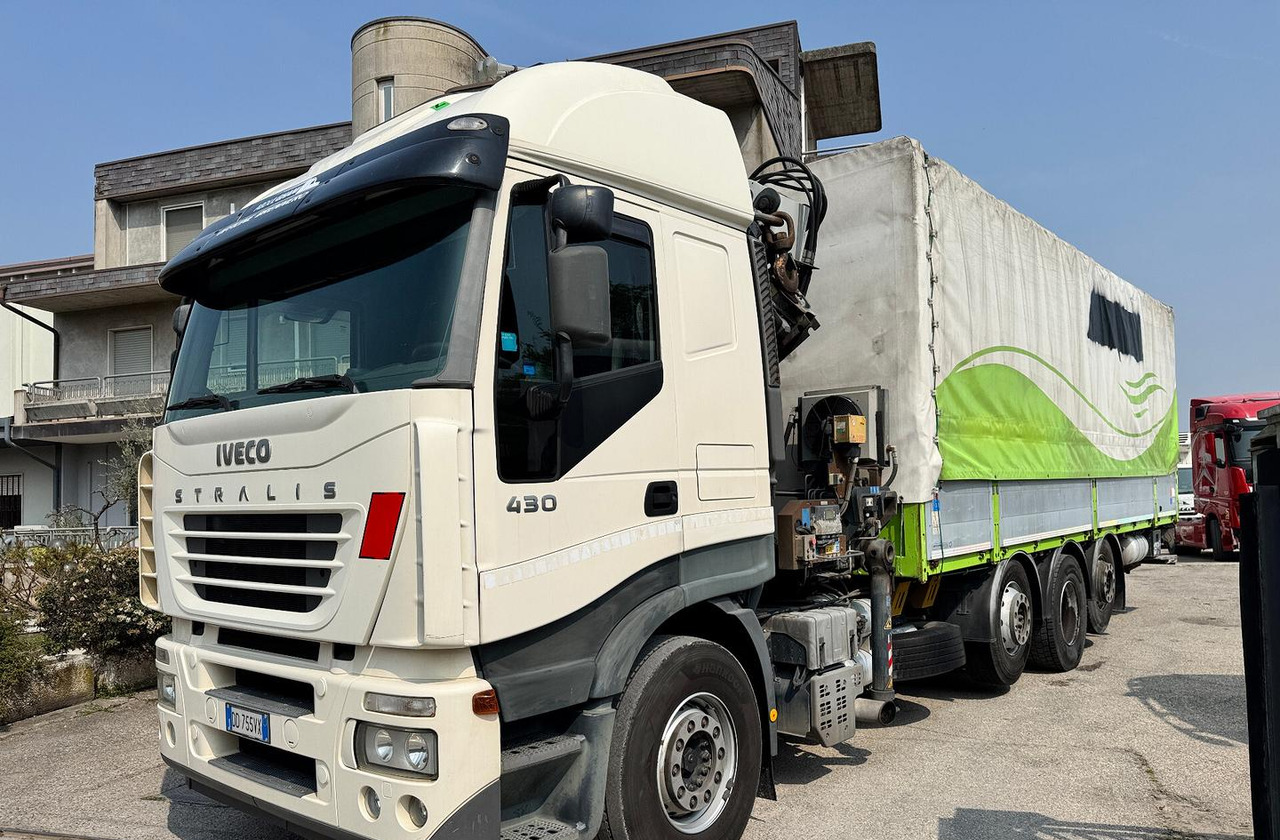 IVECO 430 - 4 ASSI STRADALE CON GRU - Tentinis sunkvežimis: foto 4 IVECO 430 - 4 ASSI STRADALE CON GRU - Tentinis sunkvežimis: foto 4