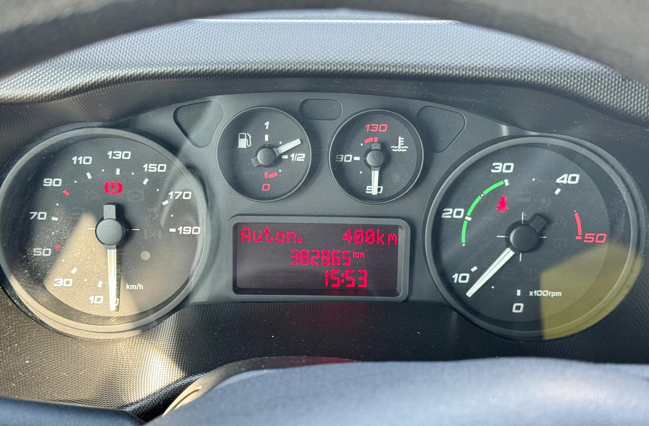 IVECO DAILY 35S15 - FRIGO FRC - PATENTE B - Furgonas šaldytuvas: foto 5 IVECO DAILY 35S15 - FRIGO FRC - PATENTE B - Furgonas šaldytuvas: foto 5