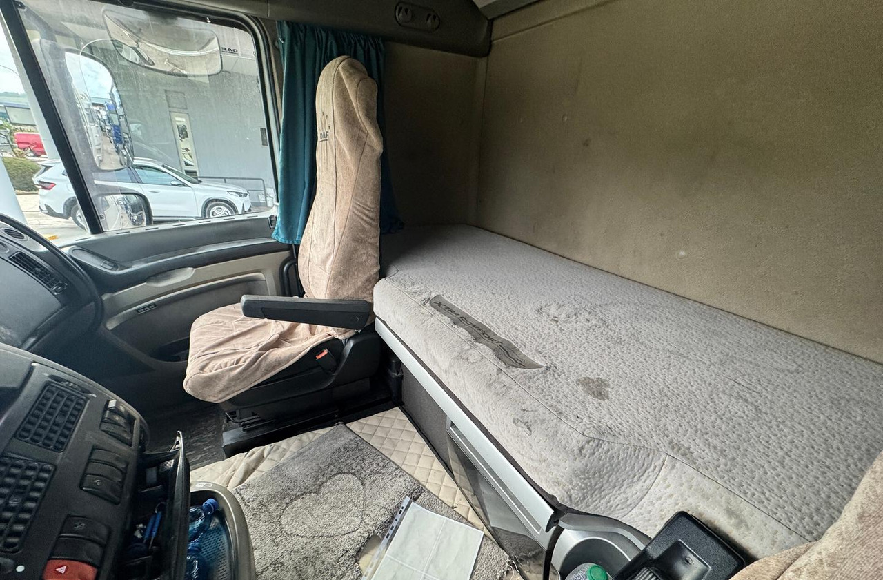 DAF XF 105.460 - 2010 - AUTOMATICO - Vilkikas: foto 4 DAF XF 105.460 - 2010 - AUTOMATICO - Vilkikas: foto 4