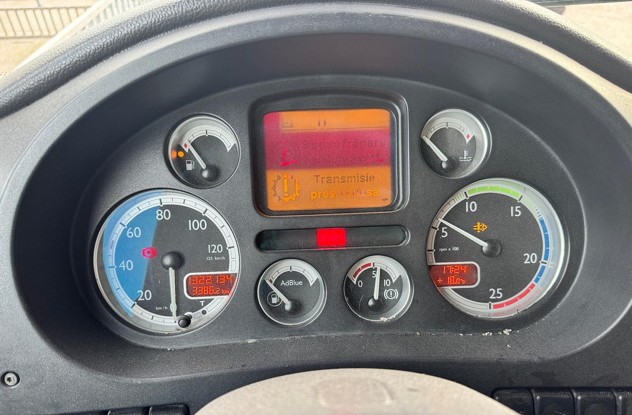 DAF XF 105.460 - 2010 - AUTOMATICO - Vilkikas: foto 5 DAF XF 105.460 - 2010 - AUTOMATICO - Vilkikas: foto 5