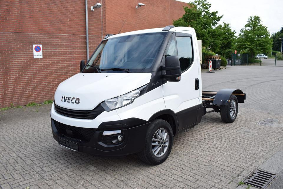 Iveco Daily 35 S21 3,0 Automatik Luftfederung Tempomat - Važiuoklės sunkvežimis, Komercinis automobilis: foto 1 Iveco Daily 35 S21 3,0 Automatik Luftfederung Tempomat - Važiuoklės sunkvežimis, Komercinis automobilis: foto 1
