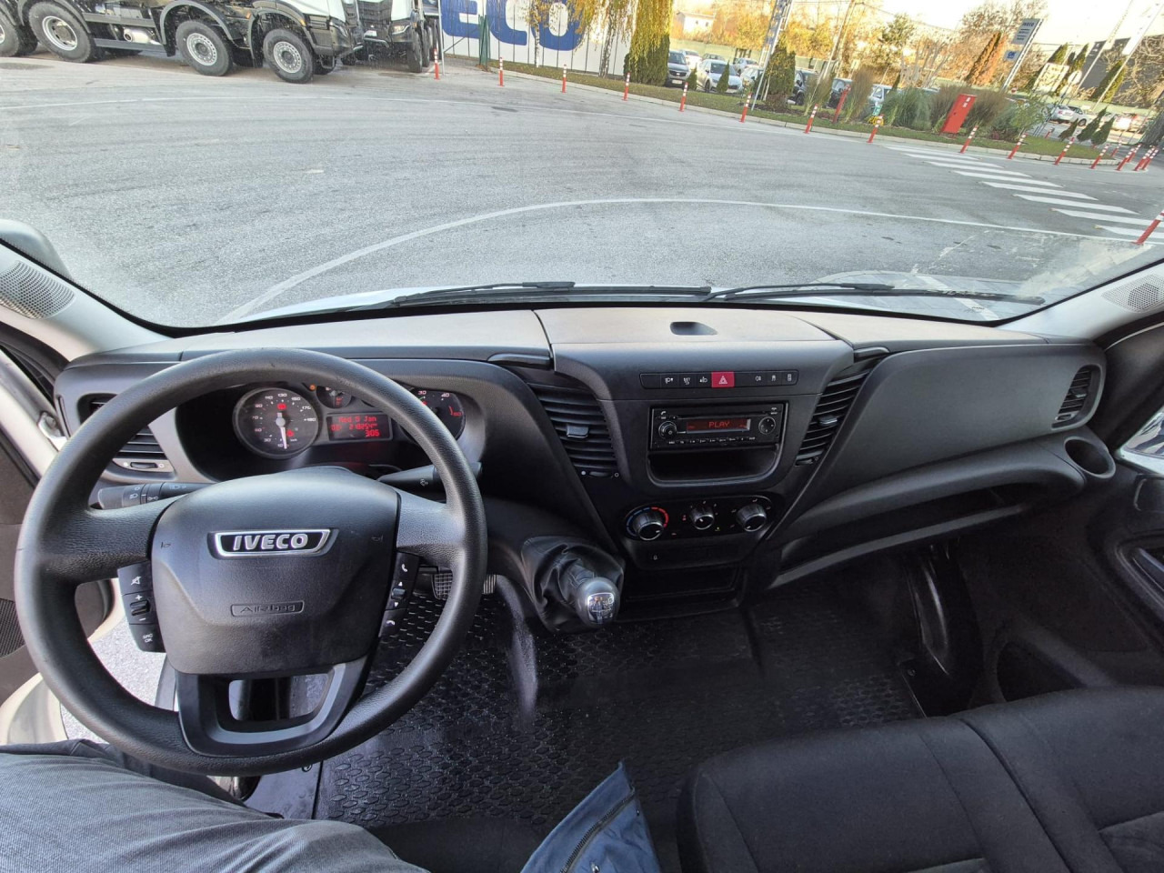 IVECO DAILY35C13V12m3 - Keleivinis furgonas: foto 2 IVECO DAILY35C13V12m3 - Keleivinis furgonas: foto 2