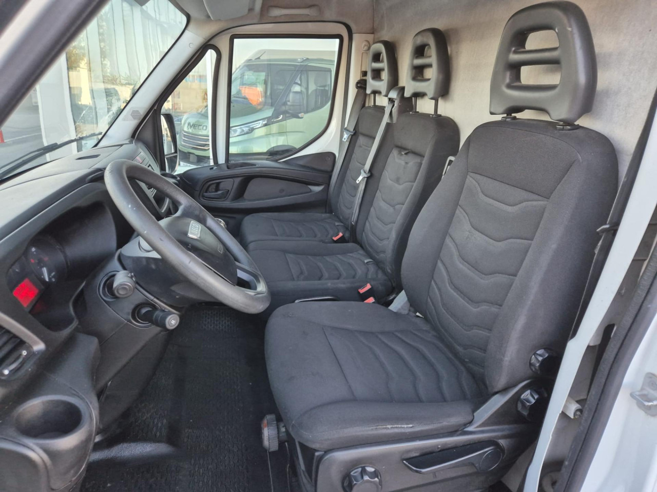 IVECO DAILY35C13V12m3 - Keleivinis furgonas: foto 3 IVECO DAILY35C13V12m3 - Keleivinis furgonas: foto 3