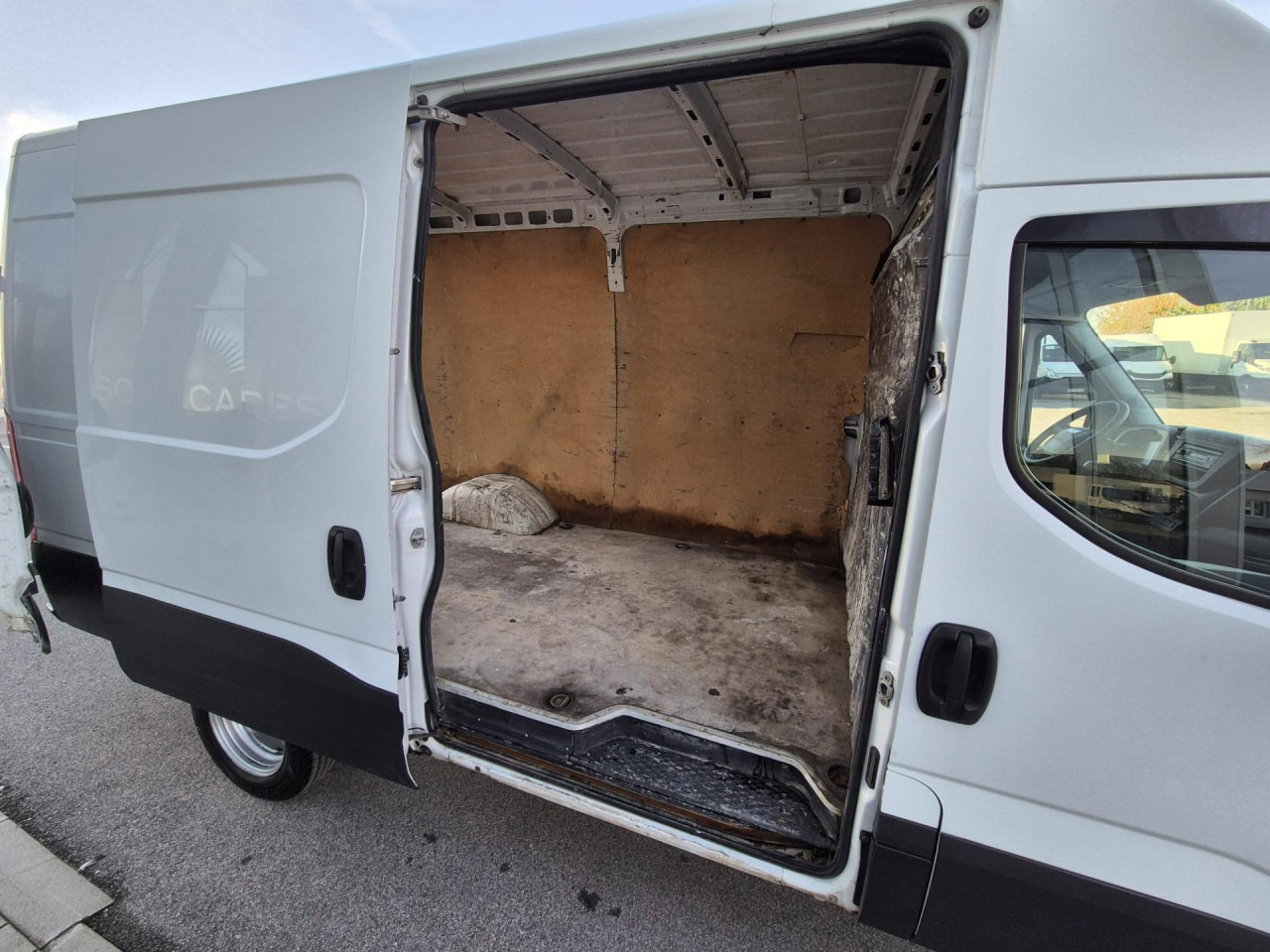 IVECO DAILY35C13V12m3 - Keleivinis furgonas: foto 4 IVECO DAILY35C13V12m3 - Keleivinis furgonas: foto 4
