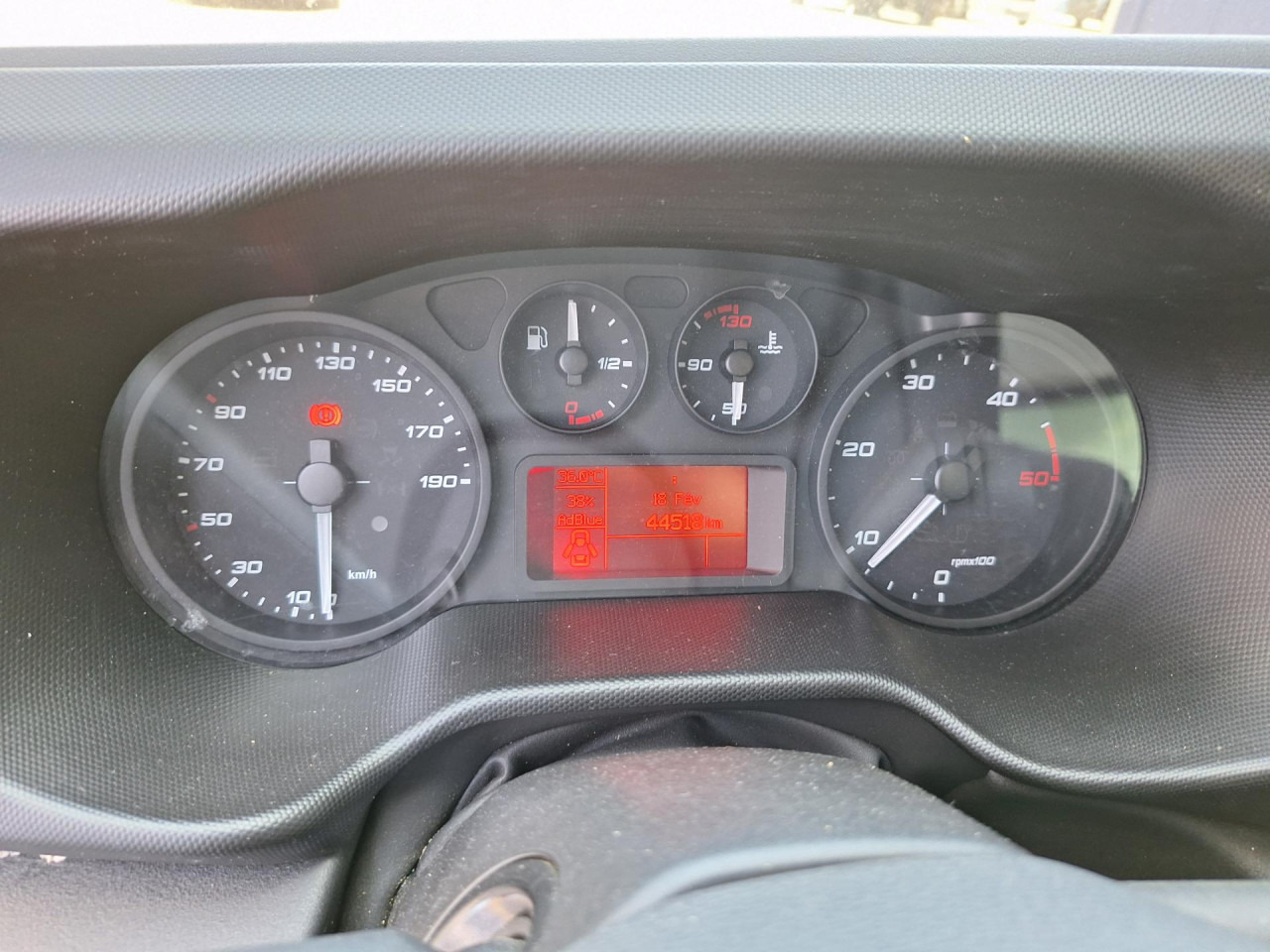 IVECO Daily 35 C 16 - Furgonas su krovinių dėže: foto 2 IVECO Daily 35 C 16 - Furgonas su krovinių dėže: foto 2