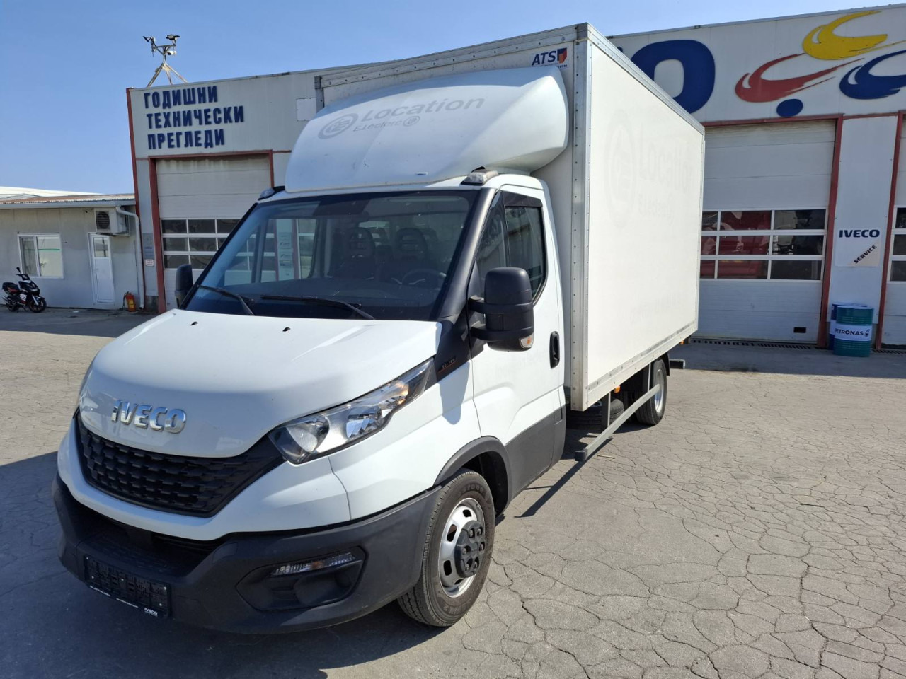 IVECO Daily 35C16H3.0 box/lift - Furgonas su krovinių dėže: foto 5 IVECO Daily 35C16H3.0 box/lift - Furgonas su krovinių dėže: foto 5