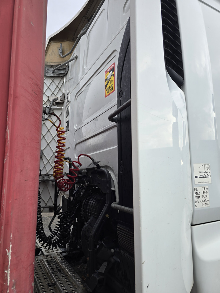 RENAULT PREMIUM 460 DXI - Vilkikas: foto 5 RENAULT PREMIUM 460 DXI - Vilkikas: foto 5