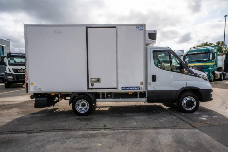 Iveco DAILY 35C180 HI MATIC+CARRIER XERIOS 5+ DHOLLANDIA - Furgonas šaldytuvas: foto 3 Iveco DAILY 35C180 HI MATIC+CARRIER XERIOS 5+ DHOLLANDIA - Furgonas šaldytuvas: foto 3