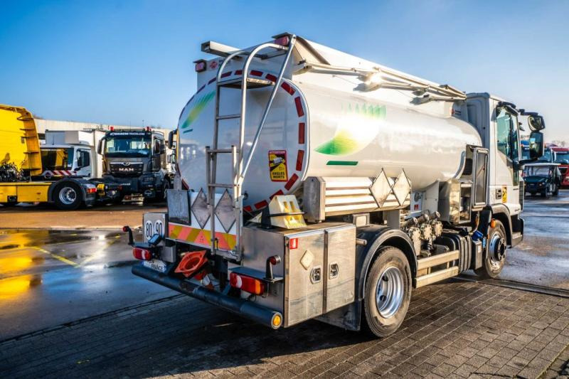 Iveco EURO CARGO 100-220 +CM 5500L + 3 COMP. - Autocisterna: foto 4 Iveco EURO CARGO 100-220 +CM 5500L + 3 COMP. - Autocisterna: foto 4