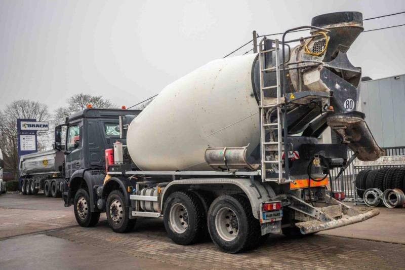 Mercedes AROCS 3236 BB+LIEBHERR 9M3 - Betonvežis: foto 4 Mercedes AROCS 3236 BB+LIEBHERR 9M3 - Betonvežis: foto 4