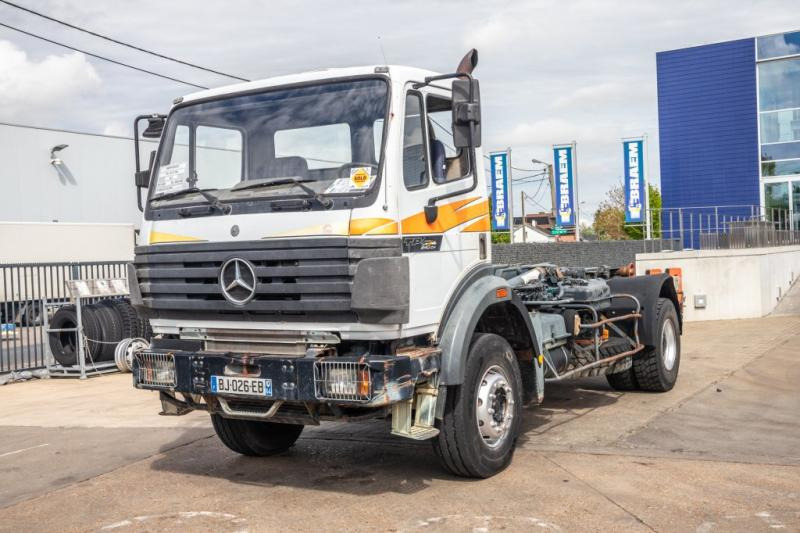 Mercedes SK 2024 HN - Hook-lift sunkvežimis: foto 1 Mercedes SK 2024 HN - Hook-lift sunkvežimis: foto 1
