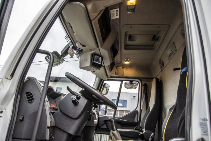 Renault PREMIUM 280 DXI + 13000L ( 4COMP. +SOURCE+DOME ) - Autocisterna: foto 5 Renault PREMIUM 280 DXI + 13000L ( 4COMP. +SOURCE+DOME ) - Autocisterna: foto 5