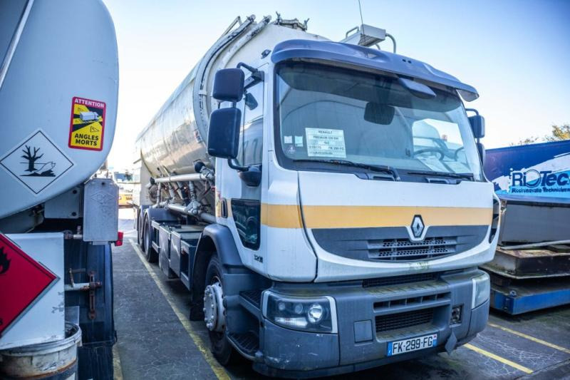 Renault PREMIUM 320 DXI+CITERNE ALIMENTAIRE ( engine problem) - Autocisterna: foto 2 Renault PREMIUM 320 DXI+CITERNE ALIMENTAIRE ( engine problem) - Autocisterna: foto 2