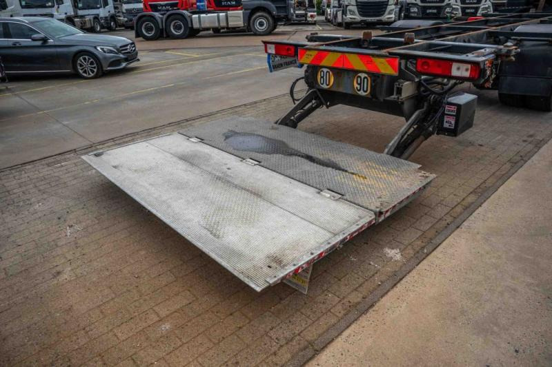 Renault PREMIUM 380DXI+E5/EEV+HAYON - Konteineris-vežimus/ Sukeisti kūną sunkvežimis: foto 5 Renault PREMIUM 380DXI+E5/EEV+HAYON - Konteineris-vežimus/ Sukeisti kūną sunkvežimis: foto 5