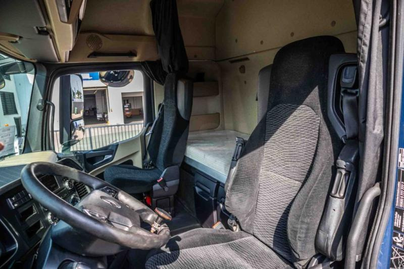 Interior photo 1: Vilkikas Mercedes ACTROS 1848 LS