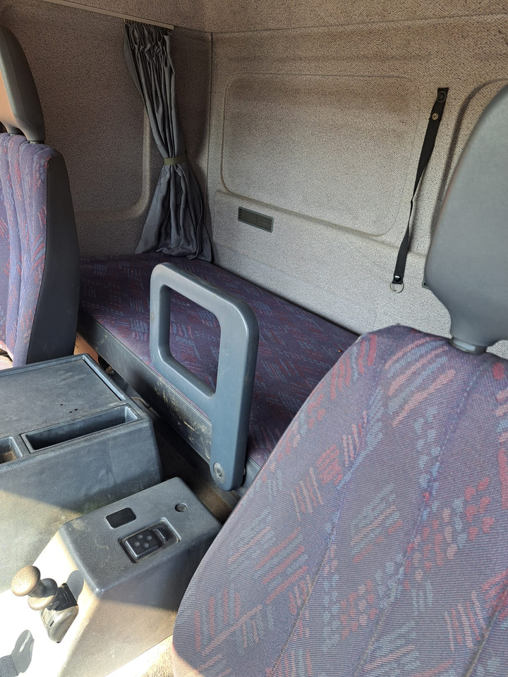 MERCEDES-BENZ 1823 - Autovežis sunkvežimis: foto 5 MERCEDES-BENZ 1823 - Autovežis sunkvežimis: foto 5