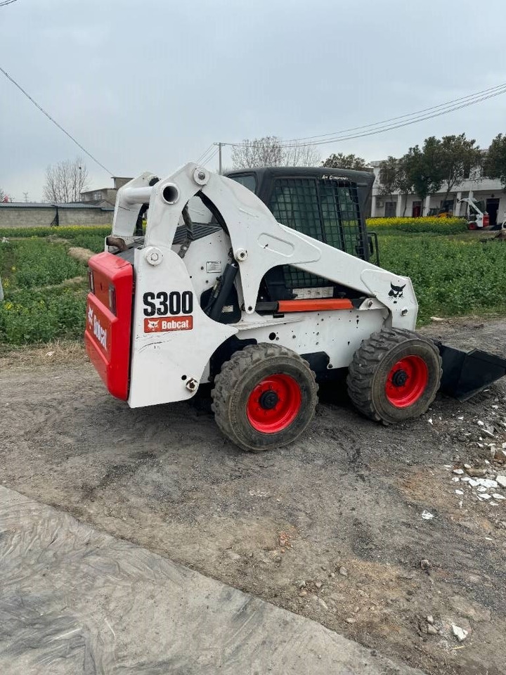 Bobcat S 300 - Mini krautuvas: foto 5 Bobcat S 300 - Mini krautuvas: foto 5