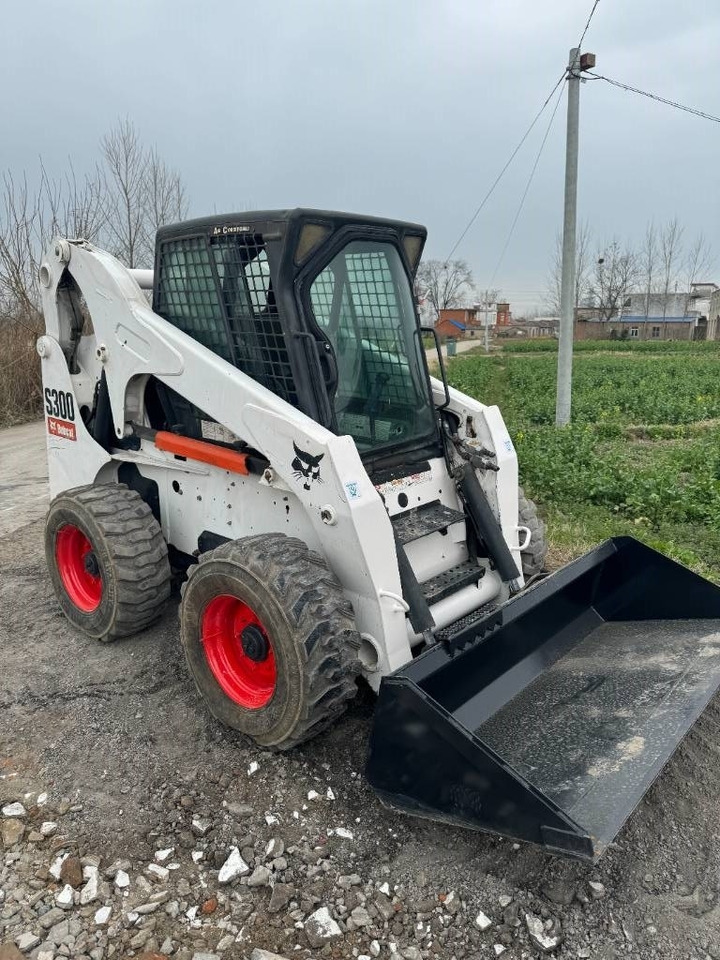 Bobcat S 300 - Mini krautuvas: foto 2 Bobcat S 300 - Mini krautuvas: foto 2