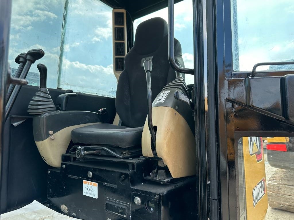 Mini ekskavatorius CAT 306: foto 6