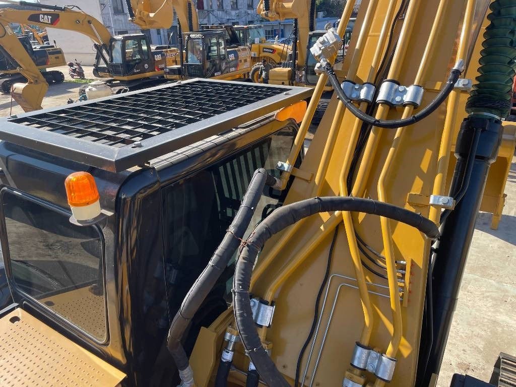 CAT 330 D - Vikšrinis ekskavatorius: foto 4 CAT 330 D - Vikšrinis ekskavatorius: foto 4