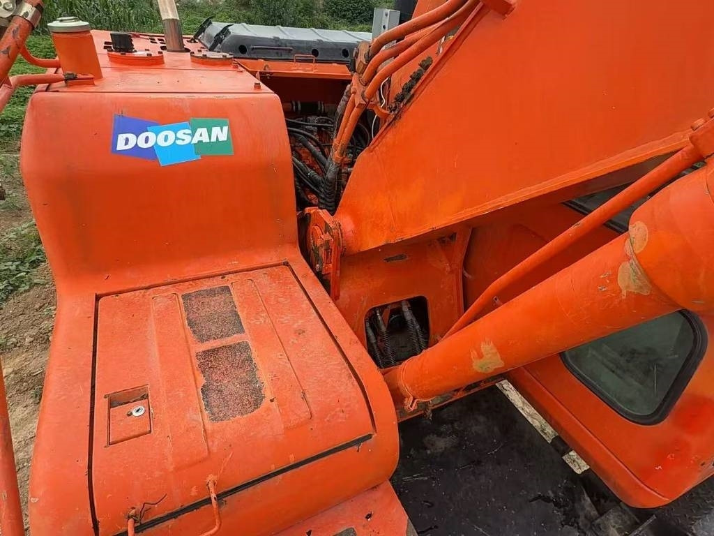 Doosan DH 150 W-7 - Ratinis ekskavatorius: foto 4 Doosan DH 150 W-7 - Ratinis ekskavatorius: foto 4