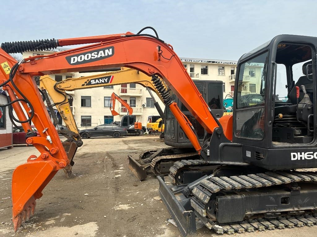 Doosan DH 60-7 - Vikšrinis ekskavatorius: foto 2 Doosan DH 60-7 - Vikšrinis ekskavatorius: foto 2
