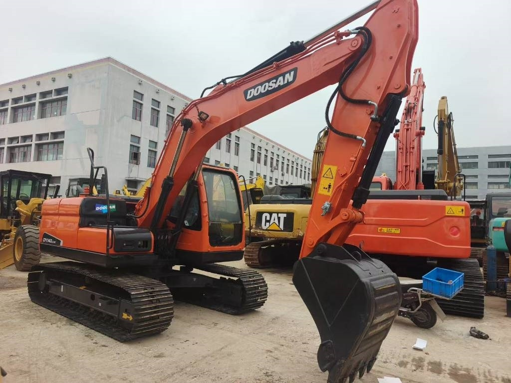 Doosan DX 140 - Vikšrinis ekskavatorius: foto 3 Doosan DX 140 - Vikšrinis ekskavatorius: foto 3