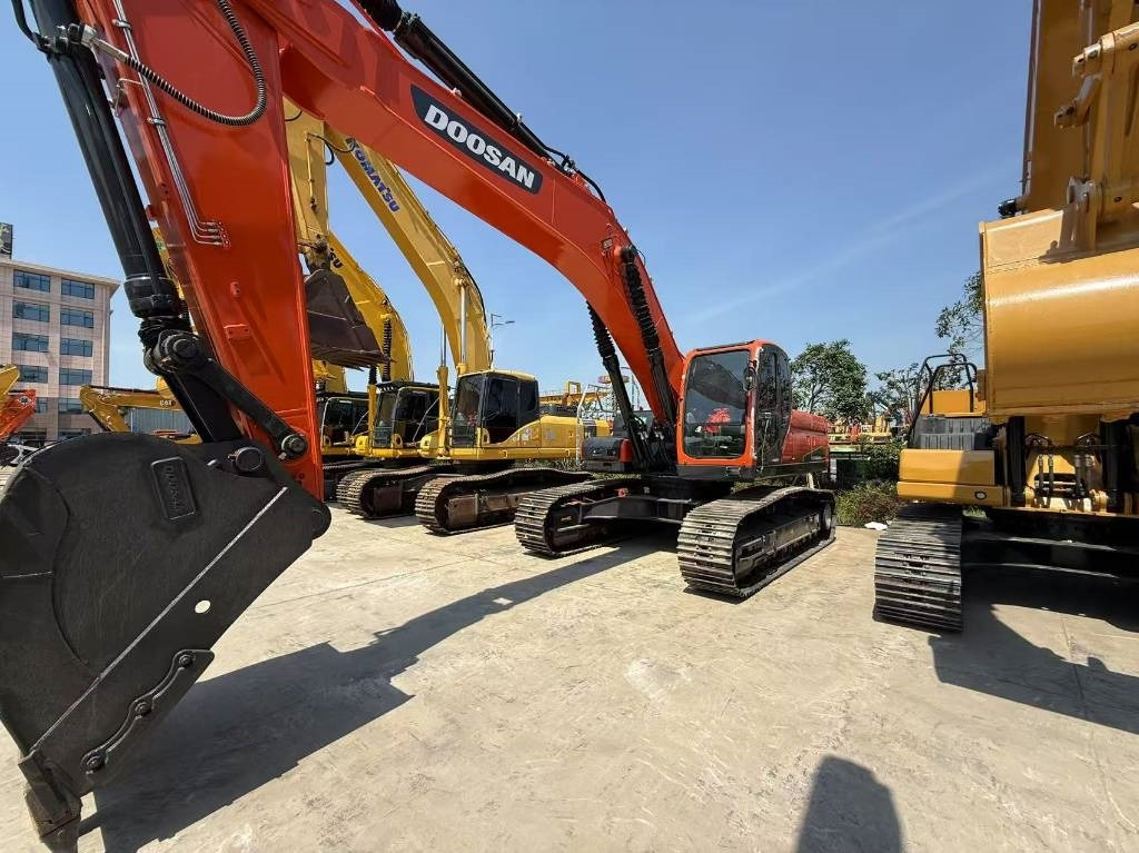Doosan DX 340 - Vikšrinis ekskavatorius: foto 3 Doosan DX 340 - Vikšrinis ekskavatorius: foto 3