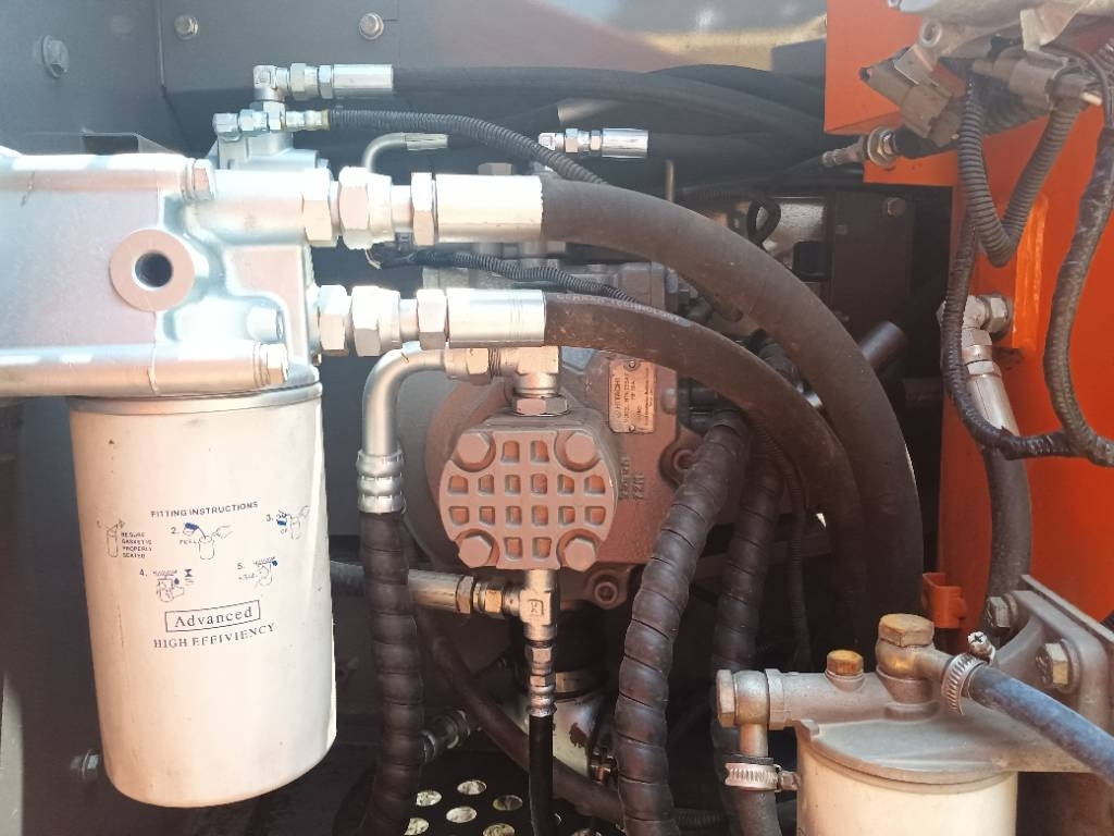 Hitachi ZX 120 - Vikšrinis ekskavatorius: foto 3 Hitachi ZX 120 - Vikšrinis ekskavatorius: foto 3