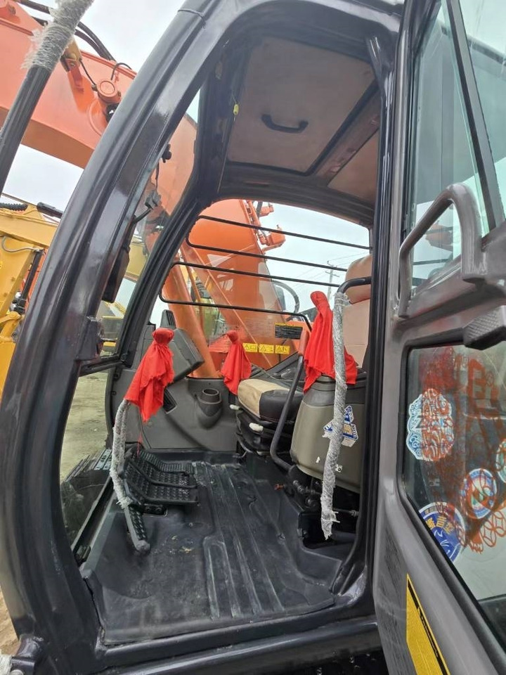 Hitachi ZX 135 US - Vikšrinis ekskavatorius: foto 2 Hitachi ZX 135 US - Vikšrinis ekskavatorius: foto 2