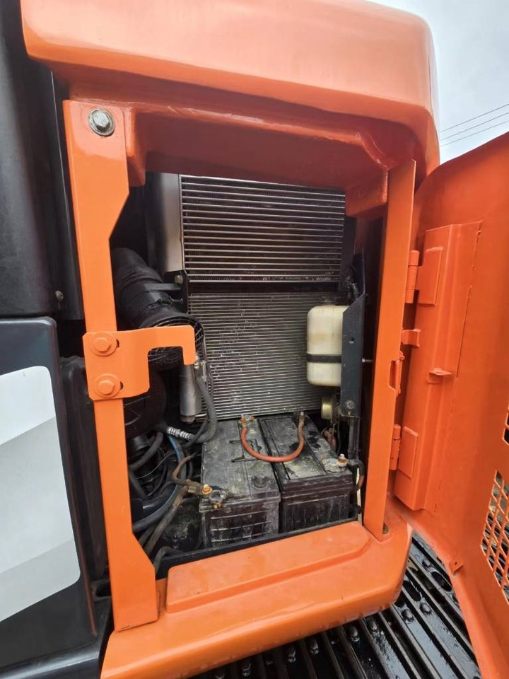 Hitachi ZX 135 US - Vikšrinis ekskavatorius: foto 5 Hitachi ZX 135 US - Vikšrinis ekskavatorius: foto 5