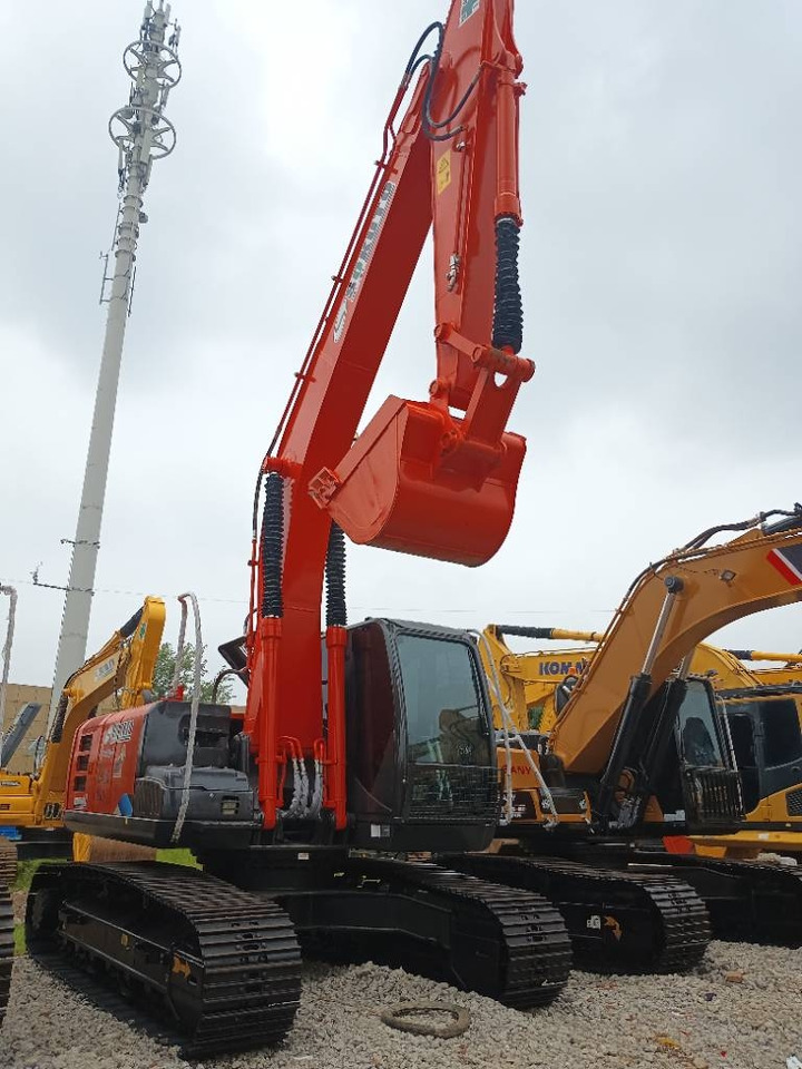 Hitachi ZX 200 - Vikšrinis ekskavatorius: foto 1 Hitachi ZX 200 - Vikšrinis ekskavatorius: foto 1