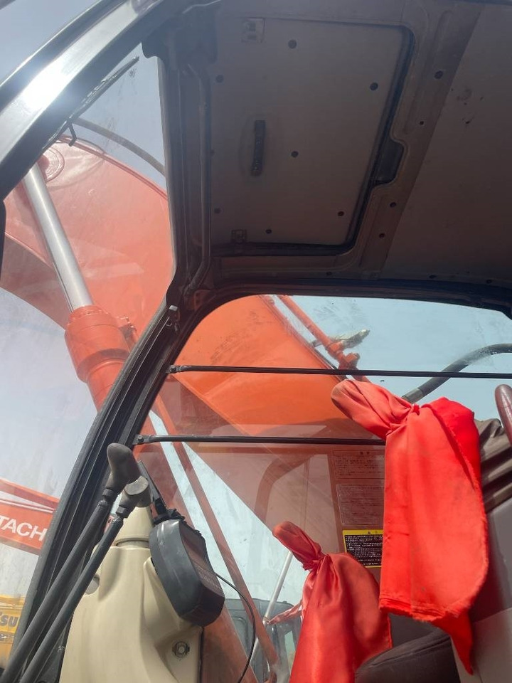 Hitachi ZX 240 - Vikšrinis ekskavatorius: foto 5 Hitachi ZX 240 - Vikšrinis ekskavatorius: foto 5