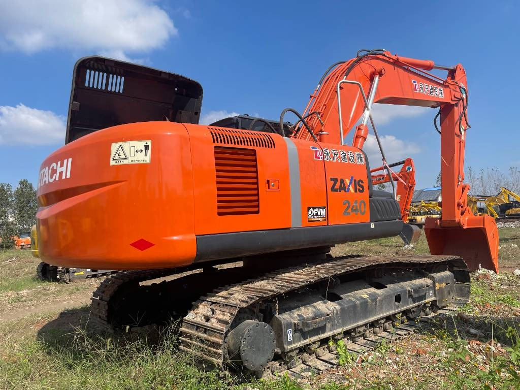Hitachi ZX 240 - Vikšrinis ekskavatorius: foto 1 Hitachi ZX 240 - Vikšrinis ekskavatorius: foto 1