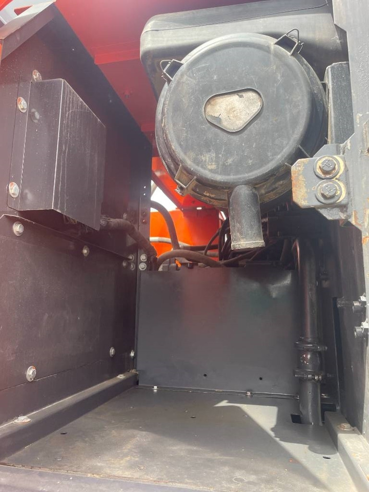 Hitachi ZX 240 - Vikšrinis ekskavatorius: foto 2 Hitachi ZX 240 - Vikšrinis ekskavatorius: foto 2