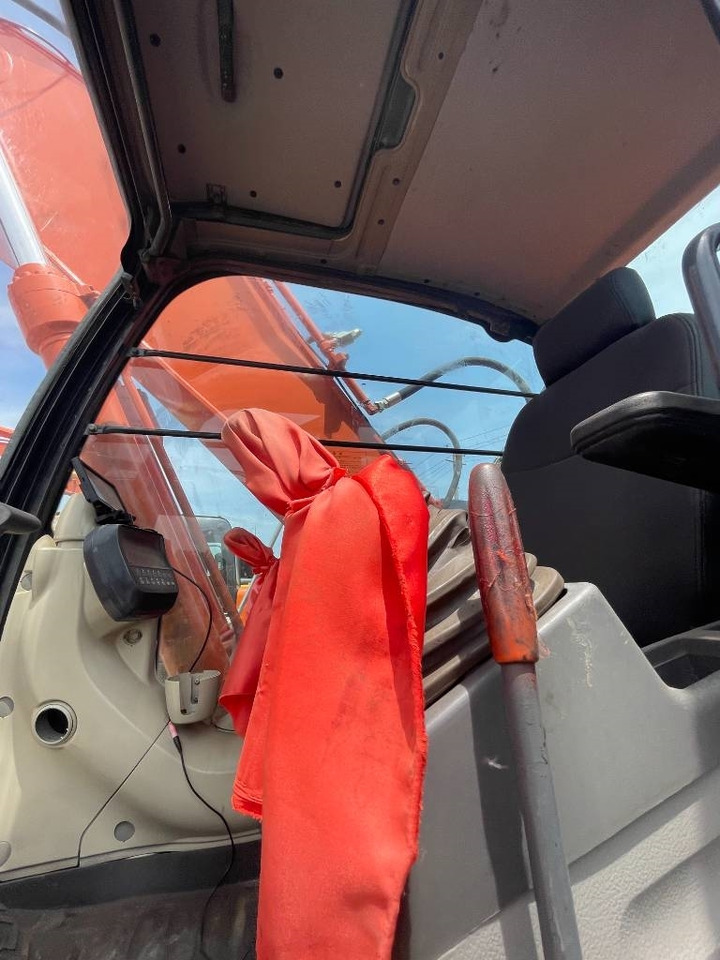 Hitachi ZX 240 - Vikšrinis ekskavatorius: foto 2 Hitachi ZX 240 - Vikšrinis ekskavatorius: foto 2