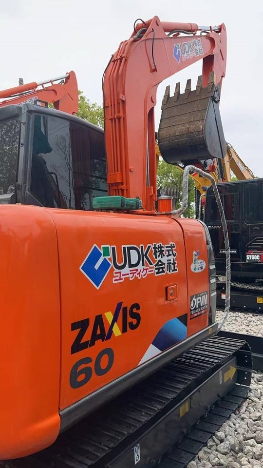 Hitachi ZX 60 - Mini ekskavatorius: foto 5 Hitachi ZX 60 - Mini ekskavatorius: foto 5