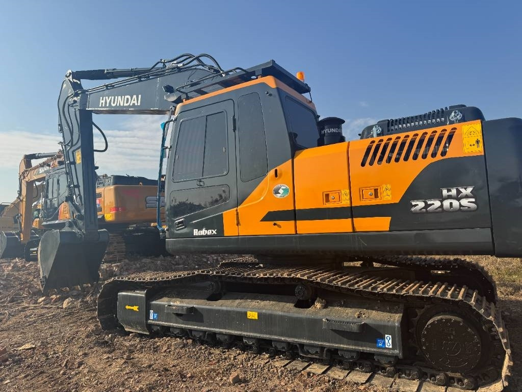 Hyundai HX 220 - Vikšrinis ekskavatorius: foto 2 Hyundai HX 220 - Vikšrinis ekskavatorius: foto 2