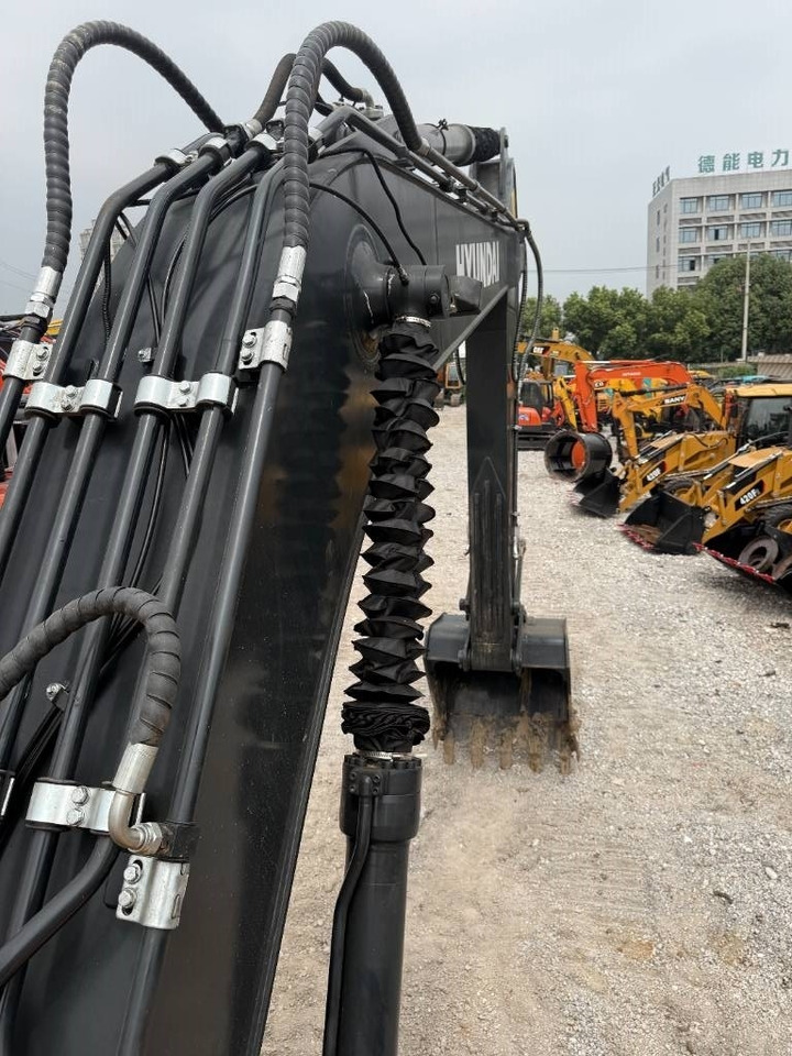 Hyundai HX 220 - Vikšrinis ekskavatorius: foto 4 Hyundai HX 220 - Vikšrinis ekskavatorius: foto 4